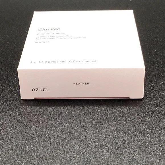 Glossier  Monochromes Eyeshadow Trio - Picture 7 of 7